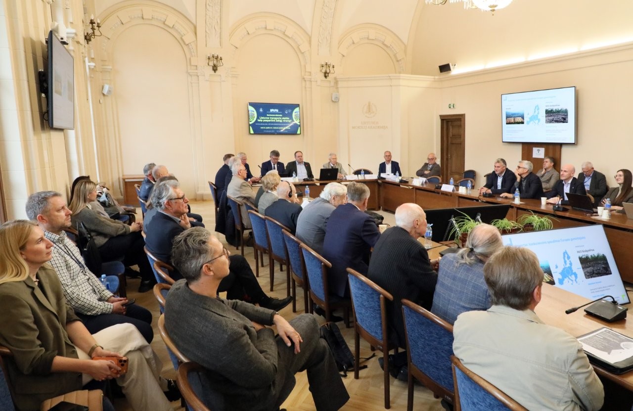 Diskusija apie Lietuvos transporto žaliąjį virsmą Lietuvos mokslų akademijoje